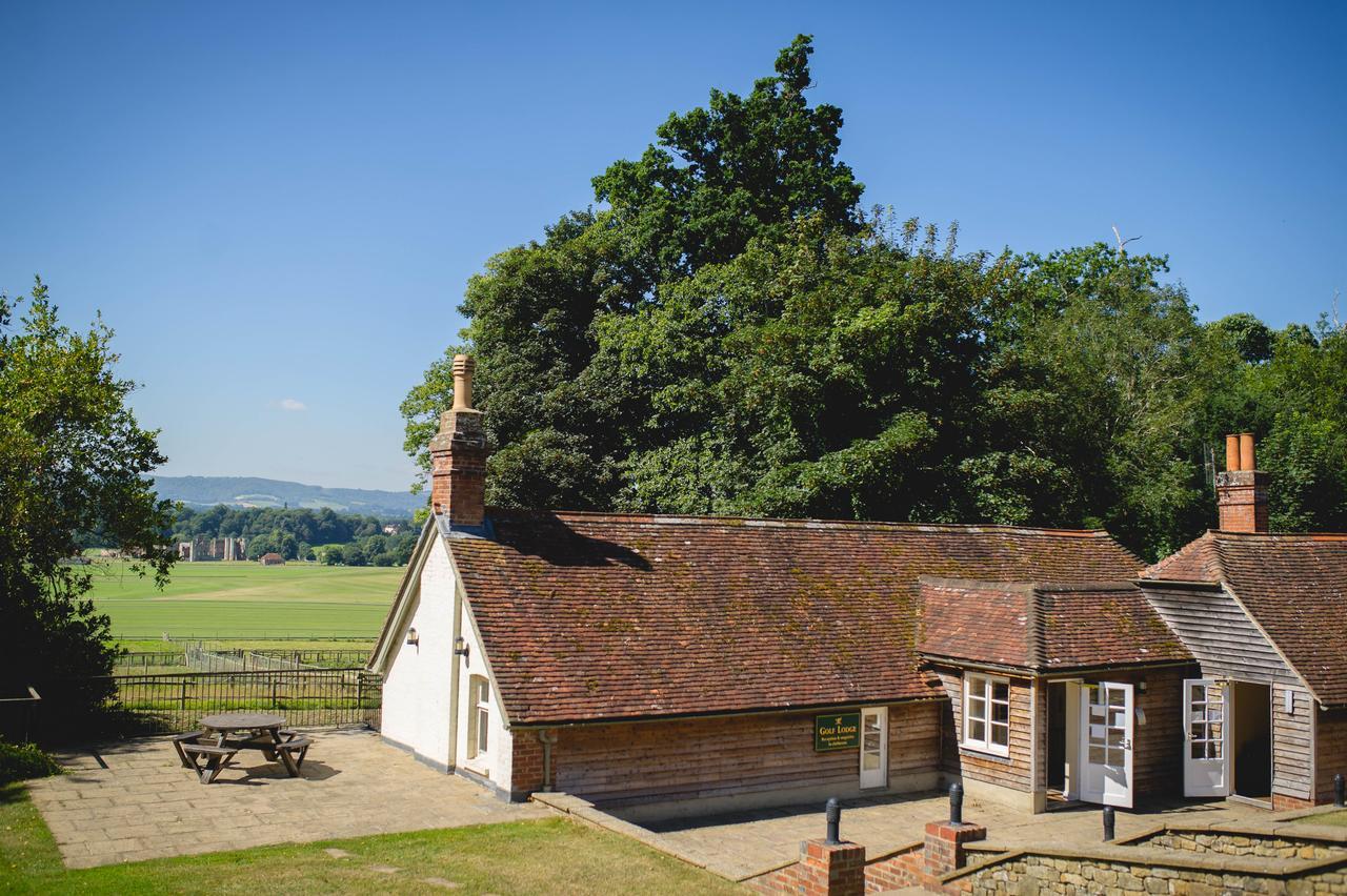 Cowdray Lodge Мидхърст Екстериор снимка